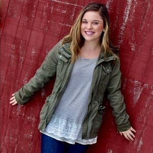 Meet your Posher, Abby